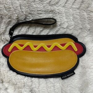 STEVE MADDEN HOT DOG WRISTLET.